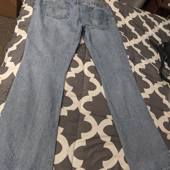 NWOT Guess daredevils never been worn - Picture 2 of 4